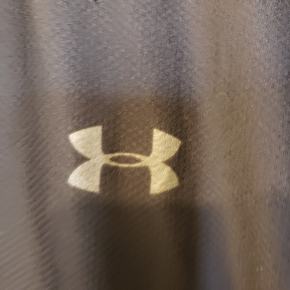 2/$15 Under Armour Heat Gear Short Sleeve Black Shirt, Size M - Picture 4 of 6